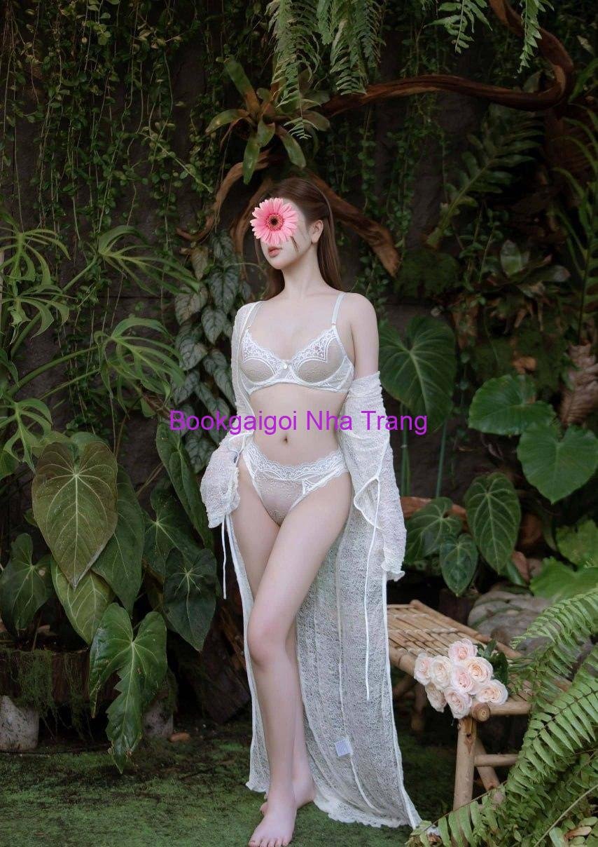 Mộc Trà - Hoa Khôi Xinh Đẹp Tinh Tế Tại Gái Gọi Xinh Đẹp Nha Trang (4) Mộc Trà - Hoa Khôi Xinh Đẹp Tinh Tế Tại Gái Gọi Xinh Đẹp Nha Trang