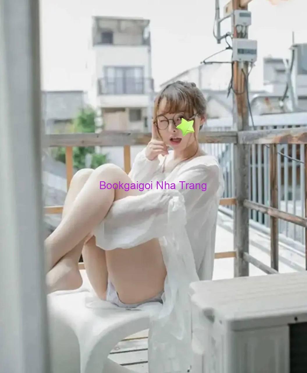 Quỳnh Chi – Gương Mặt Xinh Đẹp, Dáng Cân Đối Và Thân Thiện